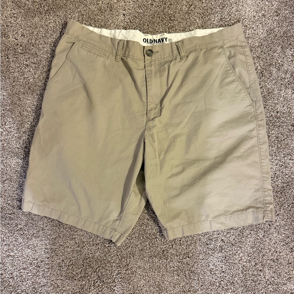 Old Navy Men's Khaki Flat Front Shorts